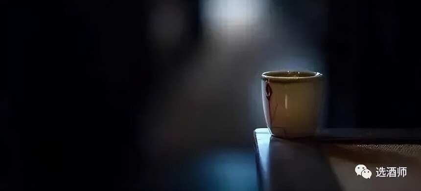 白酒发酵的特点(酱香型白酒发酵工艺特点)