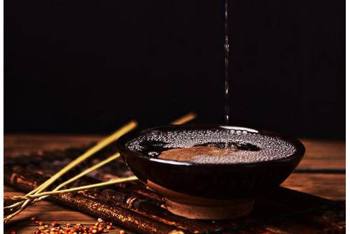 白酒为何要蒸馏两遍(白酒二次蒸馏与口感影响)